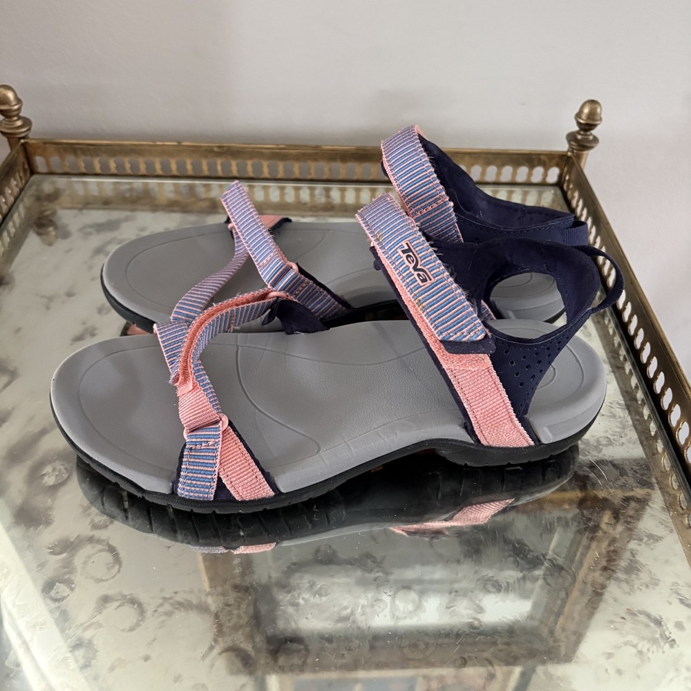 Teva Sandals Womens Size 7 Gray Pink Strappy Hiking Outdoor Trail Shoes F27118L